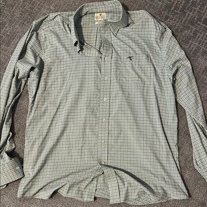 Green Casual Button Down Shirt with Soft Lightweight Fabric